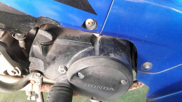 ขาย HONDA WAVE 100 S ปี 48 รุ่นคาร์บู  เครื่องดีเดิมๆ ชุดสีใช้ได้ เล่มพร้อมชุดโอน รถเคยจดป้ายเหลืองมา แต่ใช้น้อย เล่มพร้อมชุดโอน