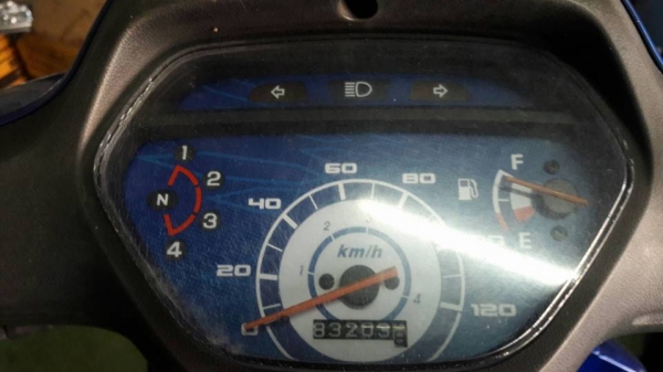 ขาย HONDA WAVE 100 S ปี 48 รุ่นคาร์บู  เครื่องดีเดิมๆ ชุดสีใช้ได้ เล่มพร้อมชุดโอน รถเคยจดป้ายเหลืองมา แต่ใช้น้อย เล่มพร้อมชุดโอน