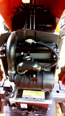 KUBOTA  L 4708 SP (4WD)  2 เพลา   สภาพใหม่สวยๆ   ชั่วโมงใช้   งานน้อย  สีเดิมทั้งคัน  พร้อมชุดใบมีดดันหน้า ผานพรวน  DH 246