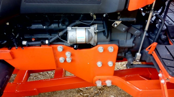 KUBOTA  L 4708 SP (4WD)  2 เพลา   สภาพใหม่สวยๆ   ชั่วโมงใช้   งานน้อย  สีเดิมทั้งคัน  พร้อมชุดใบมีดดันหน้า ผานพรวน  DH 246