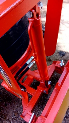 KUBOTA  L 4708 SP (4WD)  2 เพลา   สภาพใหม่สวยๆ   ชั่วโมงใช้   งานน้อย  สีเดิมทั้งคัน  พร้อมชุดใบมีดดันหน้า ผานพรวน  DH 246