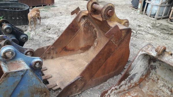 ขายบุ้งกี๋ สำหรับรถขุด ขนาด PC100-120 ราคา 15,000 บาท