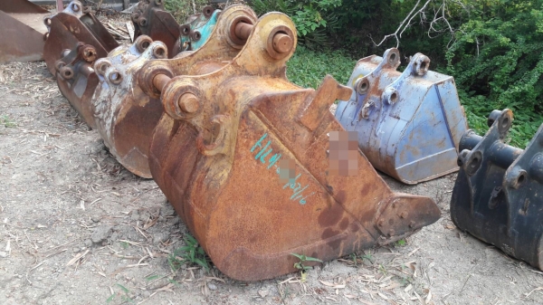 ขายบุ้งกี๋ สำหรับรถขุด ขนาด PC100-120 ราคา 15,000 บาท