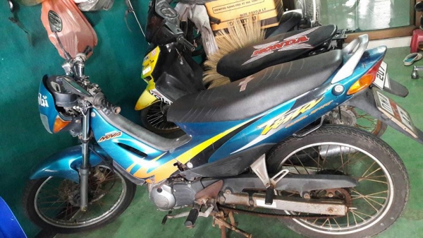 ขาย HONDA TENA 4 เกียร์ไม่มีครัช เครื่องดี ภายนอกพอใช้ได้ ตามรูป (ขายตามสภาพ) เล่มพร้อมชุดโอน แต่ภาษีขาด 4 ปี