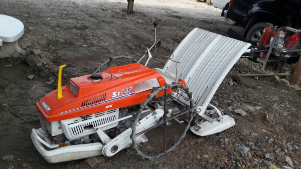 ขายรถปลูกข้าว แบบ 2 ช่อง รถสวยพร้อมใช้ ราคา 7,000 บาท