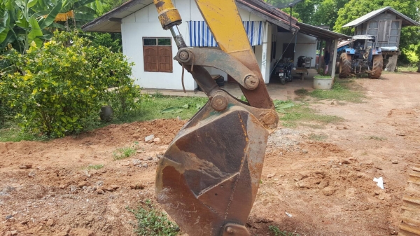 ขาย แบคโฮ KOMATSU PC100-2 เอกสารใบอินวอยซ์ เครื่องดี เอวแน่น ปั้มดี มีบูทสลักหลวมนิดหน่อย ราคาคุยกันได้ครับ