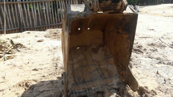 KOMATSU PC 120-5 KOMATSU PC 120-5