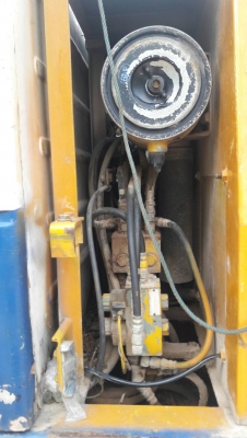 KOMATSU PC 120-5 KOMATSU PC 120-5