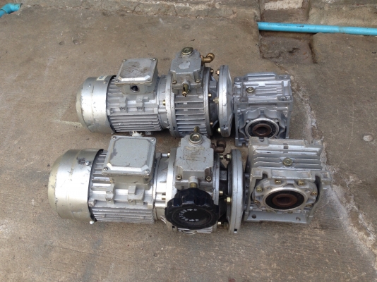 ขายมอเตอร์เกียร์ปรับรอบ ขนาด 0.5HP. 380V ของจีน เพลาออกได้ตั้งแต่ประมาณ 17-100รอบต่อนาที สภาพดี พร้อมใช้งานมี 2ตัวครับ