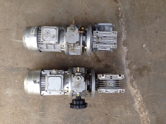 ขายมอเตอร์เกียร์ปรับรอบ ขนาด 0.5HP. 380V ของจีน เพลาออกได้ตั้งแต่ประมาณ 17-100รอบต่อนาที สภาพดี พร้อมใช้งานมี 2ตัวครับ