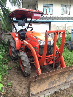 ขายkubota36แรง อุปกรณ์ครบ3ชิ้นพร้อมใช้งาน ทะเบียนพร้อมโอน