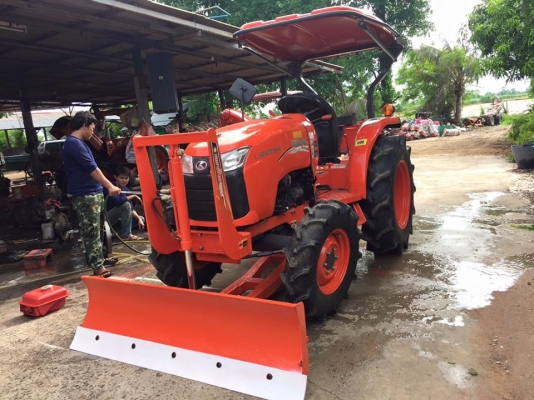 สินค้ามาใหม่นะค่ะ  ขายรถไถคูโบต้า L3608SP สภาพพร้อมใช้งาน ขายพร้อมอุปกรณ์ใบมีดดันดินหน้าและผานพรวน ราคา 348,000 บาท สนใจโทร 081-9136451 หรือ ขอดูรูปเพิ่มเติมทาง line:bow6451 ค่ะ