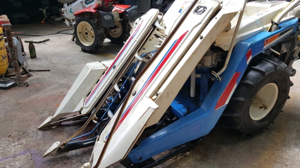 รถเกี่ยวข้าวเดินตาม 2 แถว รหัสสินค้า A1-10