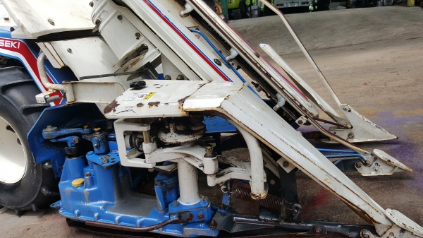 รถเกี่ยวข้าวเดินตาม 2 แถว รหัสสินค้า A1-10