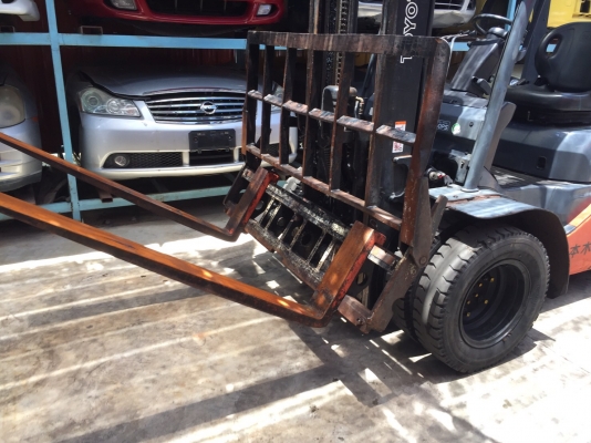 ขายรถโฟลคลิฟท์ TOYOTA 52-8FD30 ,เกียร์ออโต, เครื่องยนต์ดีเซล 3Z ,งาเทปรับคว่ำ-หงายเทได้ , เสายกสูง 4 เมตร ,ล้อหน้าคู่ , รถนำเข้าจากญี่ปุ่น 100\% ขายรถโฟลคลิฟท์ TOYOTA 52-8FD30 ,เกียร์ออโต, เครื่องยนต์ดีเซล 3Z ,งาเทปรับคว่ำ-หงายเทได้ , เสายกสูง 4 เมตร ,ล้อหน้าคู่ , รถนำเข้าจากญี่ปุ่น 100\%