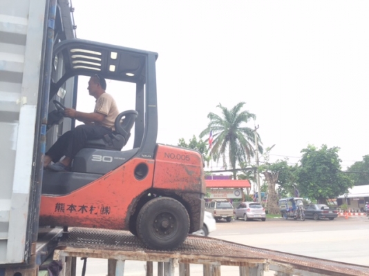 ขายรถโฟลคลิฟท์ TOYOTA 52-8FD30 ,เกียร์ออโต, เครื่องยนต์ดีเซล 3Z ,งาเทปรับคว่ำ-หงายเทได้ , เสายกสูง 4 เมตร ,ล้อหน้าคู่ , รถนำเข้าจากญี่ปุ่น 100\% ขายรถโฟลคลิฟท์ TOYOTA 52-8FD30 ,เกียร์ออโต, เครื่องยนต์ดีเซล 3Z ,งาเทปรับคว่ำ-หงายเทได้ , เสายกสูง 4 เมตร ,ล้อหน้าคู่ , รถนำเข้าจากญี่ปุ่น 100\%