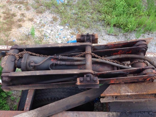 ขายกระบอกดั้ม 6 ตัน สภาพสวย พร้อมปั้ม