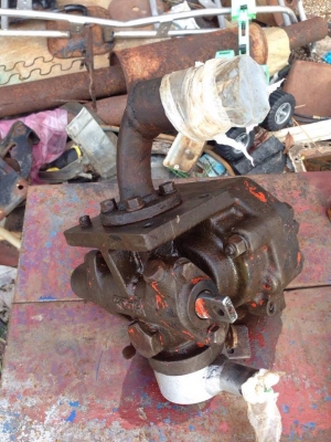 ขายกระบอกดั้ม 6 ตัน สภาพสวย พร้อมปั้ม