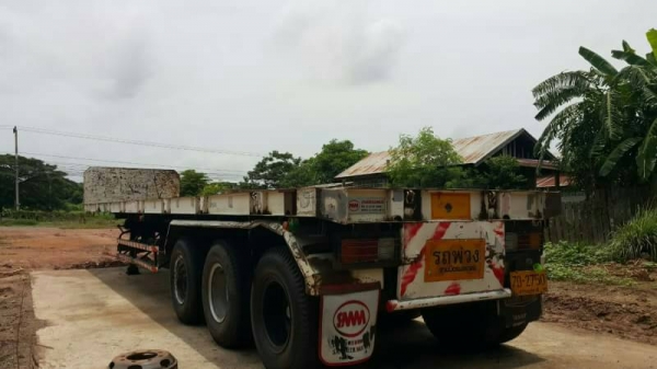 ขายคะ หางพื้นเรียบ สามเพลา สามมิตร ปี52 ราคาเบาๆ 320000 บาท อุดร สนใจทักมา ไอดีไลท์ ploymat555