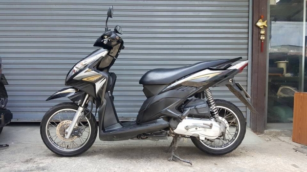 HONDA CLICK 110-i NEW รุ่นล่าสุด สีดำเงา ฟรีค่าโอน HONDA CLICK 110-i NEW รุ่นล่าสุด สีดำเงา ฟรีค่าโอน