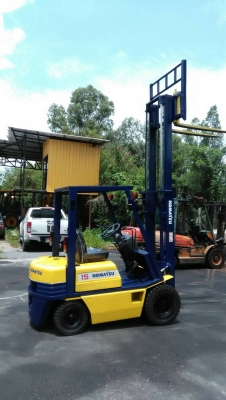 Komatsu fd15-15ขนาด1.5ตัน เสาสูง3เมตร เกียร์ธรรมดา เครื่องยนต์C240 รับประกันเครื่องเกียร์3เดือน สนใจราคาต่อรองได้0816161541