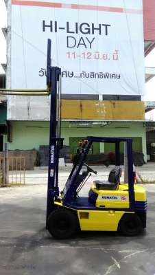 Komatsu fd15-15ขนาด1.5ตัน เสาสูง3เมตร เกียร์ธรรมดา เครื่องยนต์C240 รับประกันเครื่องเกียร์3เดือน สนใจราคาต่อรองได้0816161541