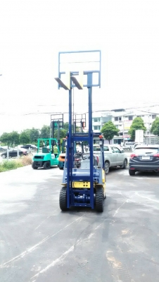 Komatsu fd15-15ขนาด1.5ตัน เสาสูง3เมตร เกียร์ธรรมดา เครื่องยนต์C240 รับประกันเครื่องเกียร์3เดือน สนใจราคาต่อรองได้0816161541