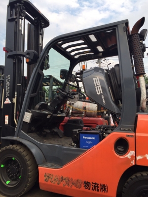 ขายรถโฟลคลิฟท์ TOYOTA 52-8FD25 ,รถพันกว่าชั่วโมง, เครื่องยนต์ดีเซล 3Z ,งาปรับยืดออกได้ 2.5 m, เสายกสูง 6.5 เมตร , รถนำเข้าจากญี่ปุ่น 100\% ขายรถโฟลคลิฟท์ TOYOTA 52-8FD25 ,รถพันกว่าชั่วโมง, เครื่องยนต์ดีเซล 3Z ,งาปรับยืดออกได้ 2.5 m, เสายกสูง 6.5 เมตร , รถนำเข้าจากญี่ปุ่น 100\%