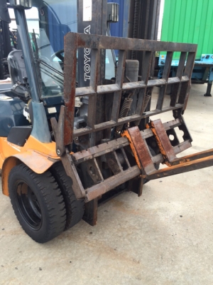 ขายรถโฟลคลิฟท์ TOYOTA 02-7FD25 ,เกียร์ออโต, เครื่องยนต์ดีเซล 2Z ,งาเทปรับคว่ำ-หงายเทได้ , เสายกสูง 5 เมตร ,ล้อหน้าคู่ , รถนำเข้าจากญี่ปุ่น 100\% ขายรถโฟลคลิฟท์ TOYOTA 02-7FD25 ,เกียร์ออโต, เครื่องยนต์ดีเซล 2Z ,งาเทปรับคว่ำ-หงายเทได้ , เสายกสูง 5 เมตร ,ล้อหน้าคู่ , รถนำเข้าจากญี่ปุ่น 100\%
