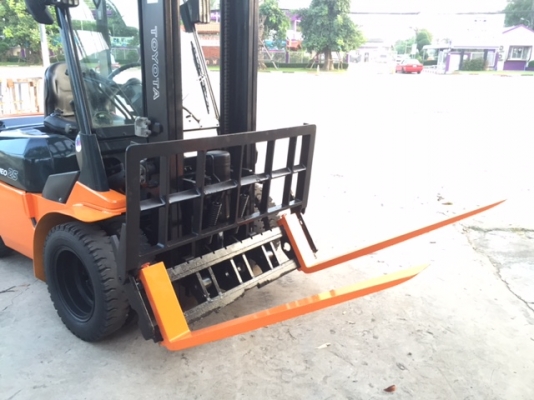 ขายรถโฟลคลิฟท์ TOYOTA 02-7FD25 ,เกียร์ออโต, เครื่องยนต์ดีเซล 2Z ,งาเทปรับคว่ำ-หงายเทได้ , เสายกสูง 5 เมตร ,ล้อหน้าคู่ , รถนำเข้าจากญี่ปุ่น 100\% ขายรถโฟลคลิฟท์ TOYOTA 02-7FD25 ,เกียร์ออโต, เครื่องยนต์ดีเซล 2Z ,งาเทปรับคว่ำ-หงายเทได้ , เสายกสูง 5 เมตร ,ล้อหน้าคู่ , รถนำเข้าจากญี่ปุ่น 100\%