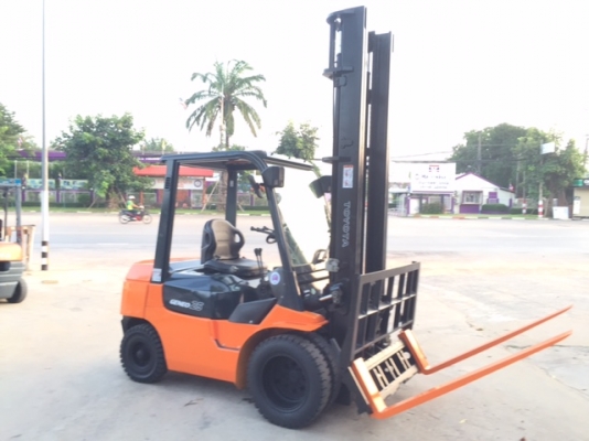 ขายรถโฟลคลิฟท์ TOYOTA 02-7FD25 ,เกียร์ออโต, เครื่องยนต์ดีเซล 2Z ,งาเทปรับคว่ำ-หงายเทได้ , เสายกสูง 5 เมตร ,ล้อหน้าคู่ , รถนำเข้าจากญี่ปุ่น 100\% ขายรถโฟลคลิฟท์ TOYOTA 02-7FD25 ,เกียร์ออโต, เครื่องยนต์ดีเซล 2Z ,งาเทปรับคว่ำ-หงายเทได้ , เสายกสูง 5 เมตร ,ล้อหน้าคู่ , รถนำเข้าจากญี่ปุ่น 100\%