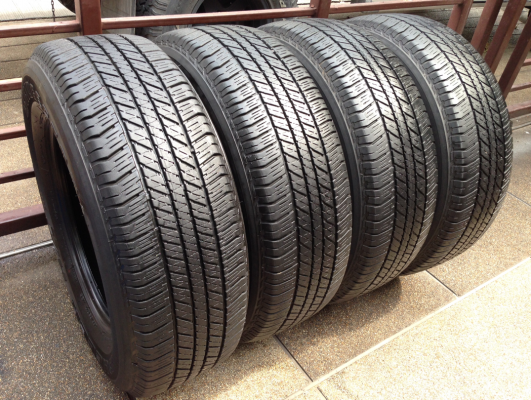 ยาง Bridgestone 265 65 17 ปี14 ดอกเยอะ ไม่มีปะ ราคาไม่แพง