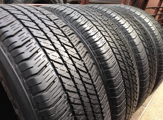 ยาง Bridgestone 265 65 17 ปี14 ดอกเยอะ ไม่มีปะ ราคาไม่แพง