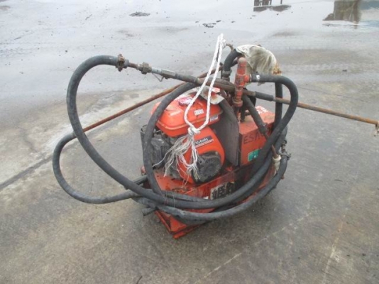 ขายเครื่องฉีดพ่นยางมะตอย ยี่ห้อ HANTA  สินค้าเก่านอก ราคา 18,000 บาท