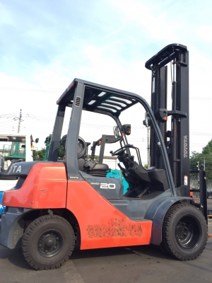 ขายรถโฟลคลิฟท์ TOYOTA 8FD20 ( มีเวท 2.5 เปลี่ยนให้ ) ,รถพันกว่าชั่วโมง, เครื่องยนต์ดีเซล 1DZ-III , เสายกสูง 7 เมตร , รถนำเข้าจากญี่ปุ่น 100\%