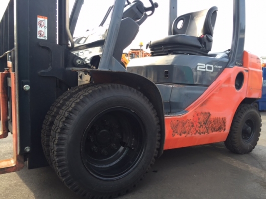 ขายรถโฟลคลิฟท์ TOYOTA 8FD20 ( มีเวท 2.5 เปลี่ยนให้ ) ,รถพันกว่าชั่วโมง, เครื่องยนต์ดีเซล 1DZ-III , เสายกสูง 7 เมตร , รถนำเข้าจากญี่ปุ่น 100\%