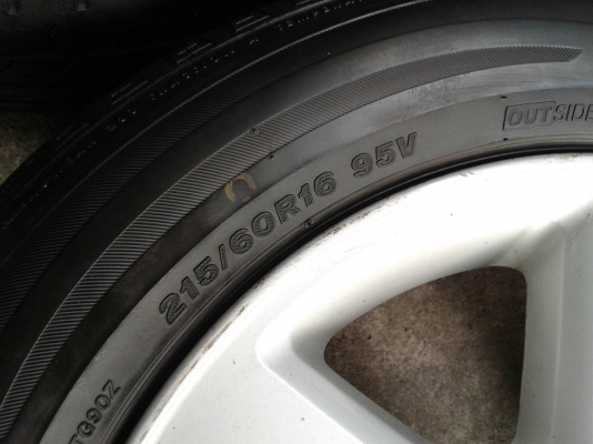 ขอบ16นิ้ว6รู อีสุ พร้อมยาง สวยๆ 4 ล้อ ราคา 5900 บาท