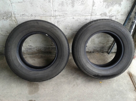 ยาง Yokohama 205/70R15ปี14 สวยๆ 1 คู่ ราคา 1300 บาท