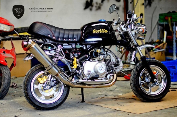 อะไหล่ แต่งรถเพียบ มีโช็คหน้า-หลัง ล้อ เครื่อง ถังน้ำมัน เบาะ และอะไหล่อื่นๆที่แต่งรถทั้งหมด ลดราคา 20-30\%