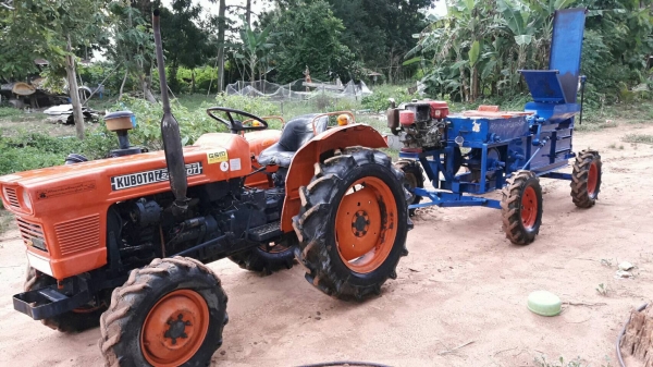 83.000บาท ขายเหมา 3รายการครับ รถไถ L2201. 4WD+เครื่องอัดฟางใหม่ +เทรนเลอร์ลาก. ผาน5คราด