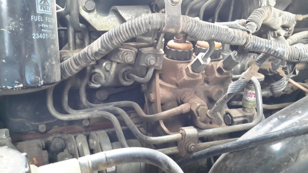 ขายเครื่องยนต์ Hino K13C 370 แรงม้า สภาพพร้อมใช้งาน รถจอดอยู่ วิ่งอ้อยเคนอย่างเดียว ซื้อแล้วยกลงให้ จะเปลี่ยนใส่เครื่องเล็กกว่าเดิม เอาเกียร์ด้วยเพิ่ม 35000 7เกียร์ ขายเอง ติดต่อ พล 0804873797, 0640868812