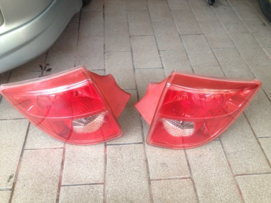 ไฟท้าย TOYOTA HARRIER เก่าญี่ปุ่นเเท้สภาพตามรูปคู่ละ