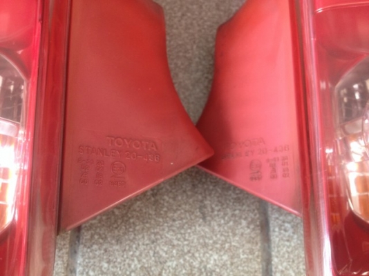 ไฟท้าย TOYOTA HARRIER เก่าญี่ปุ่นเเท้สภาพตามรูปคู่ละ