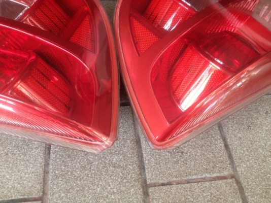 ไฟท้าย TOYOTA HARRIER เก่าญี่ปุ่นเเท้สภาพตามรูปคู่ละ