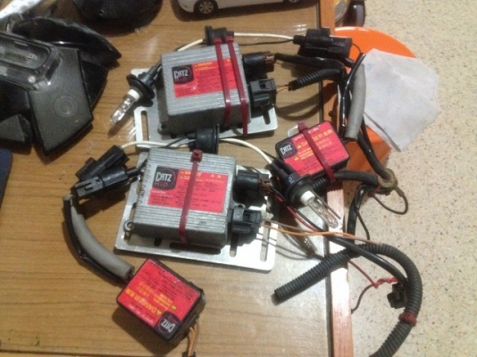 ไฟซีน่อน CATZ HID หลอด H7 MADE IN JAPAN เเท้เก่าญี่ปุ่นครบชุดใช้งานได้ปกติ