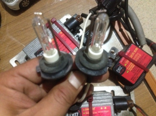 ไฟซีน่อน CATZ HID หลอด H7 MADE IN JAPAN เเท้เก่าญี่ปุ่นครบชุดใช้งานได้ปกติ