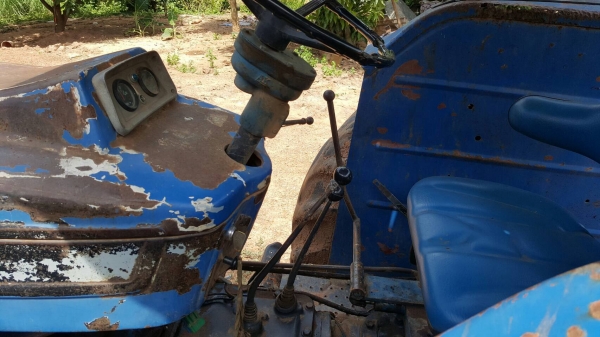 ขาย รถไถ FORD 6600 T5 เอกสารเล่มทะเบียนครบ อุปกรณ์มีใบดันหน้า และผาน 7