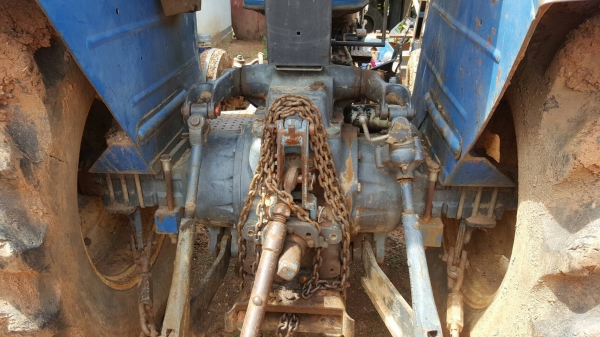 ขาย รถไถ FORD 6600 T5 เอกสารเล่มทะเบียนครบ อุปกรณ์มีใบดันหน้า และผาน 7