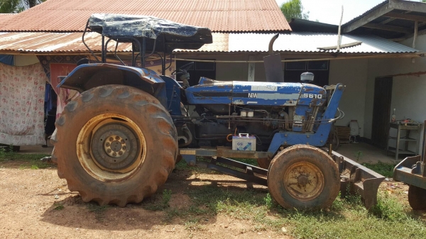 ขาย รถไถ FORD 6600 T5 เอกสารเล่มทะเบียนครบ อุปกรณ์มีใบดันหน้า และผาน 7