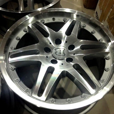 ล้อBENZ 18นิ้ว BRABUS BLOCK 6 กว้าง8.5 ET35 ไม่มีคดแตกร้าว สภาพสวย ตจวส่งได้